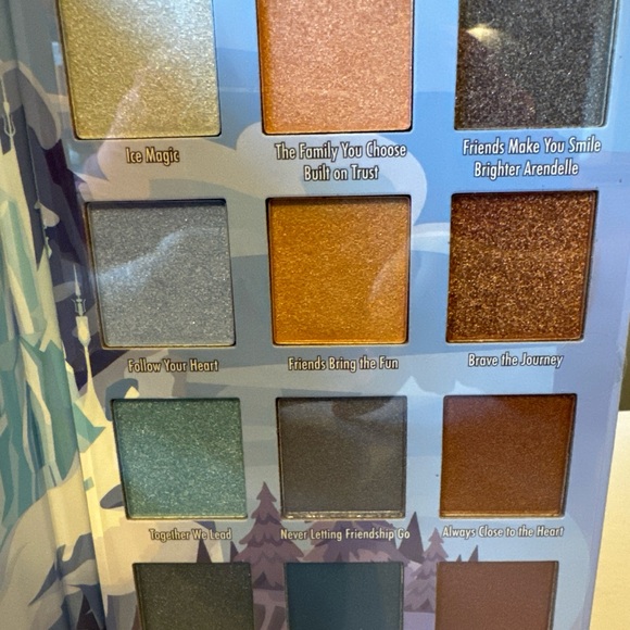 Disney Elsa Frozen Eye Shadow palette - Picture 4 of 4